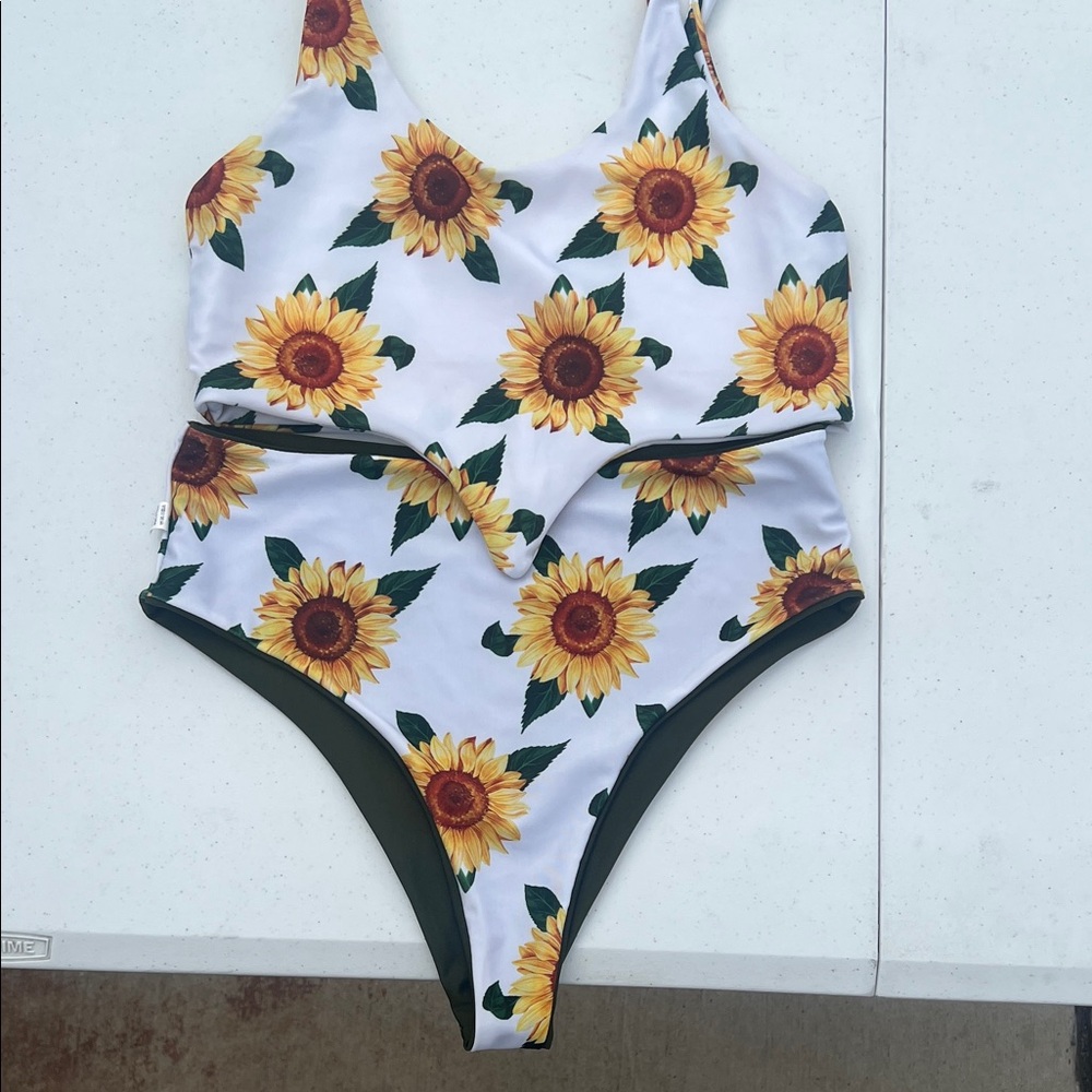 Sunflower Print L Swimsuit